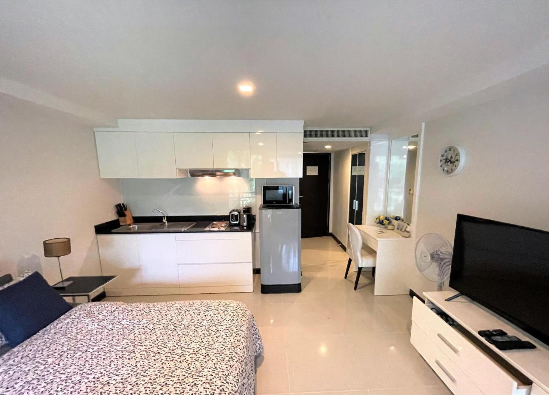 Apartment At Kris Resort Bangtao By Lofty Bang Tao-stranden Eksteriør bilde